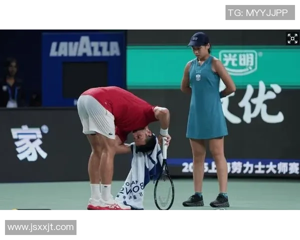 上海网球队状态引发热议球迷与专家观点交锋激烈